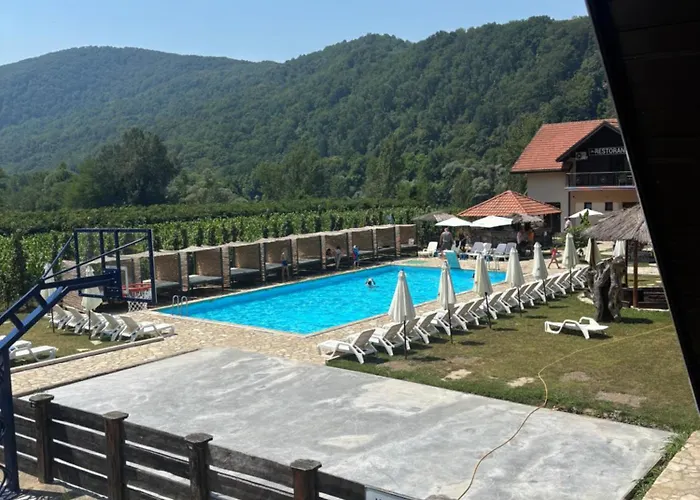 Kucica Na Drini Kod Pistaca Tatil Evi *